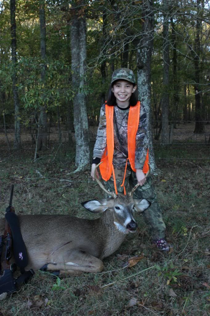 My little girl got her first deer! (Deer Hunting GDG)